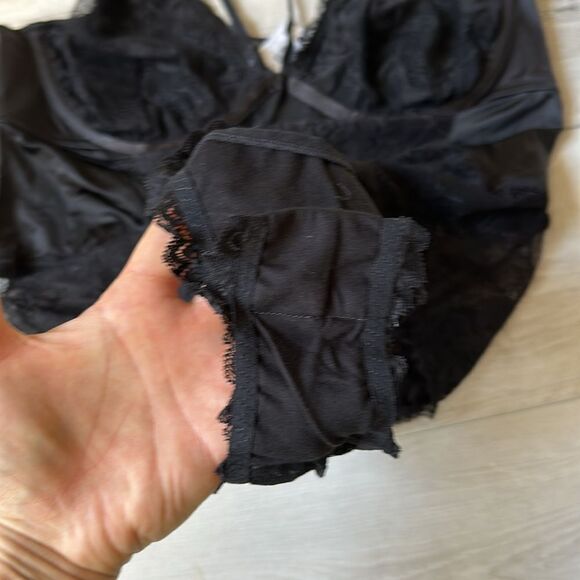 TORRID Satin And Lace Retro‎ Plunge Bodysuit black Size 0 NWT s - Picture 6 of 8